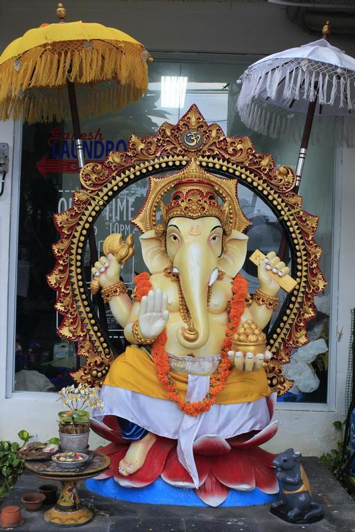 Puri Ganesh Hotell Legian Exteriör bild
