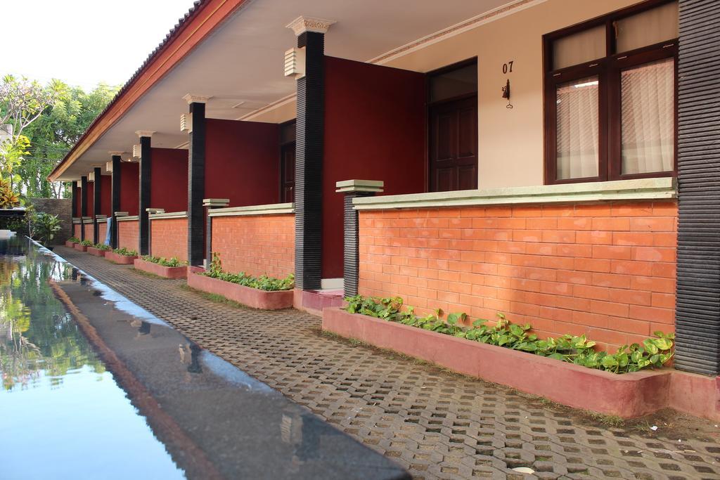 Puri Ganesh Hotell Legian Exteriör bild