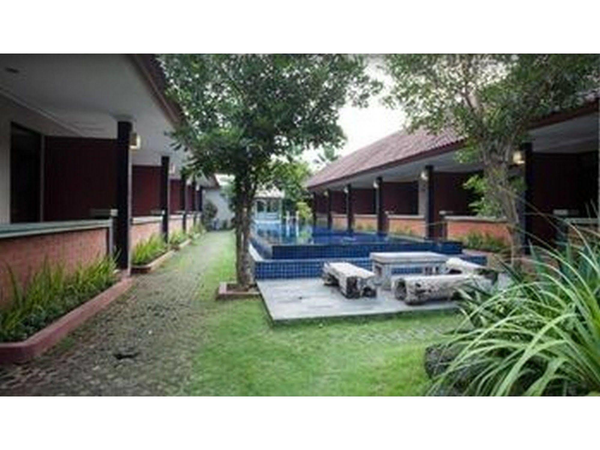 Puri Ganesh Hotell Legian Exteriör bild