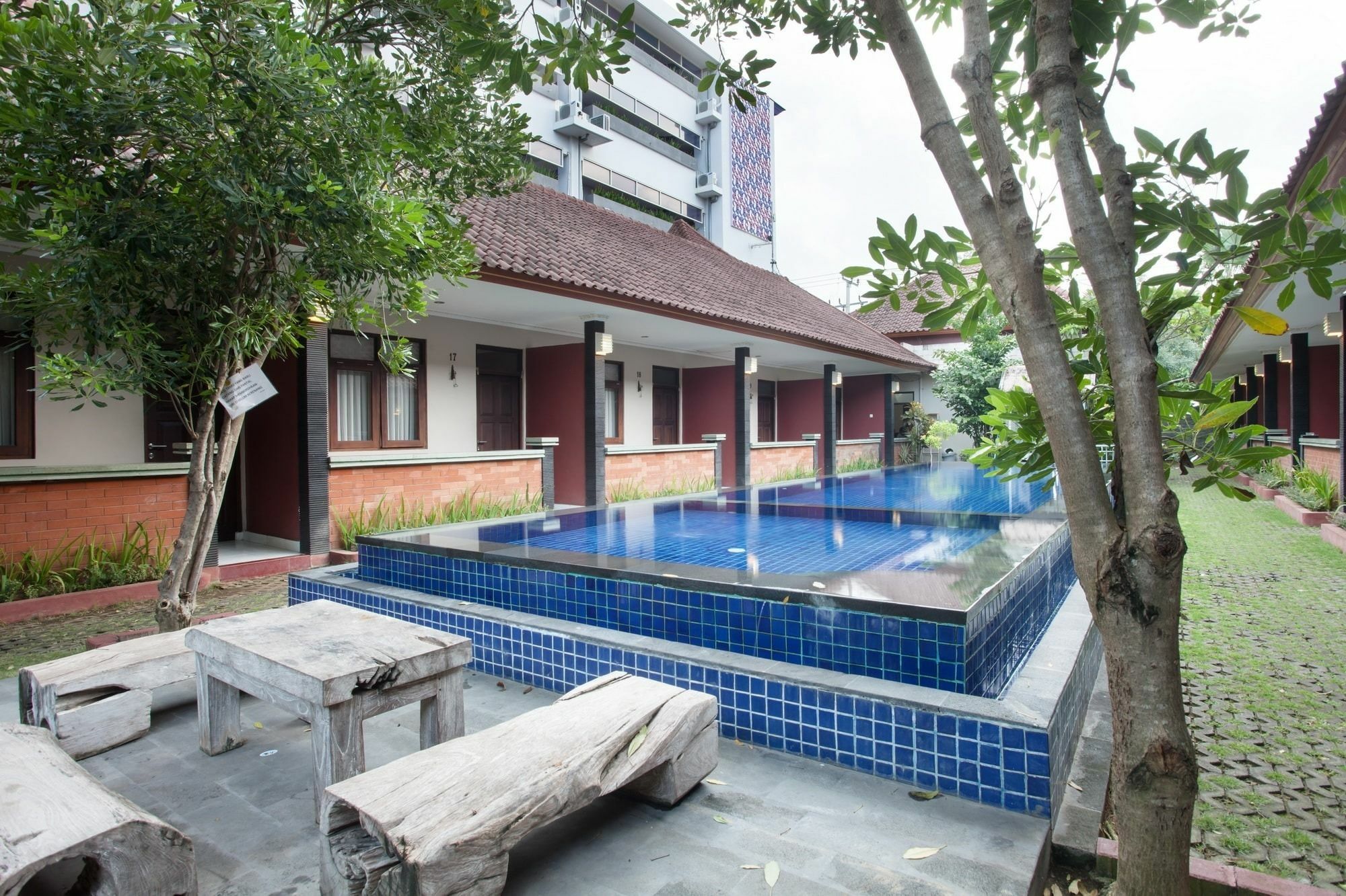 Puri Ganesh Hotell Legian Exteriör bild